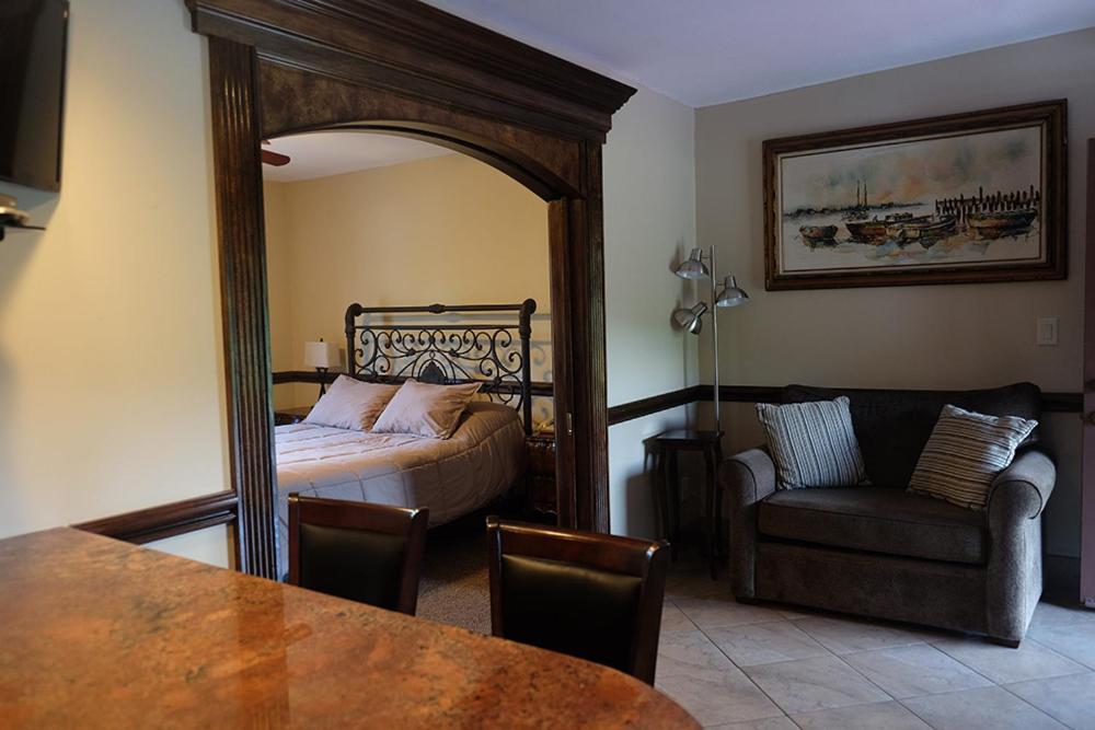 Chalet Inn & Suites Centerport Zewnętrze zdjęcie