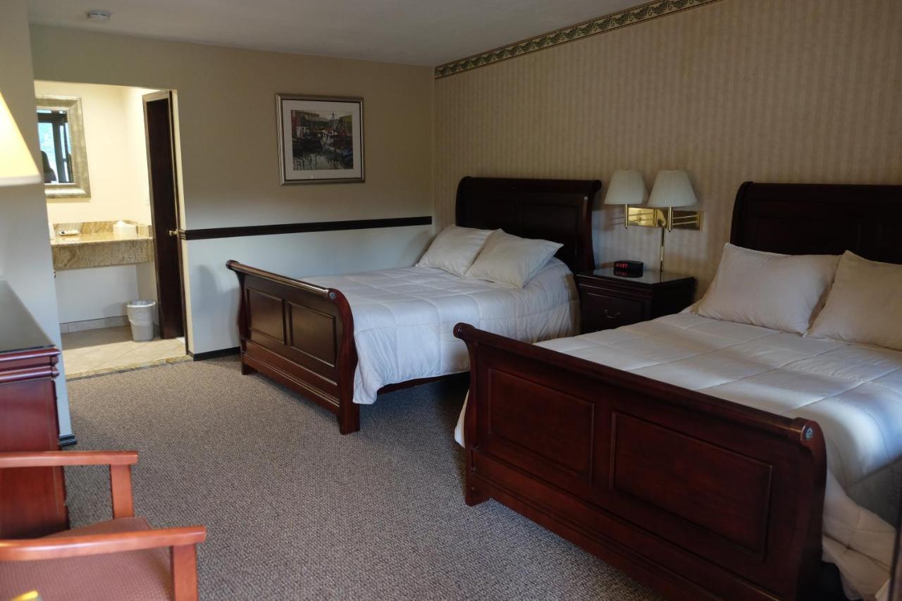 Chalet Inn & Suites Centerport Zewnętrze zdjęcie