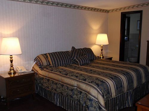 Chalet Inn & Suites Centerport Zewnętrze zdjęcie