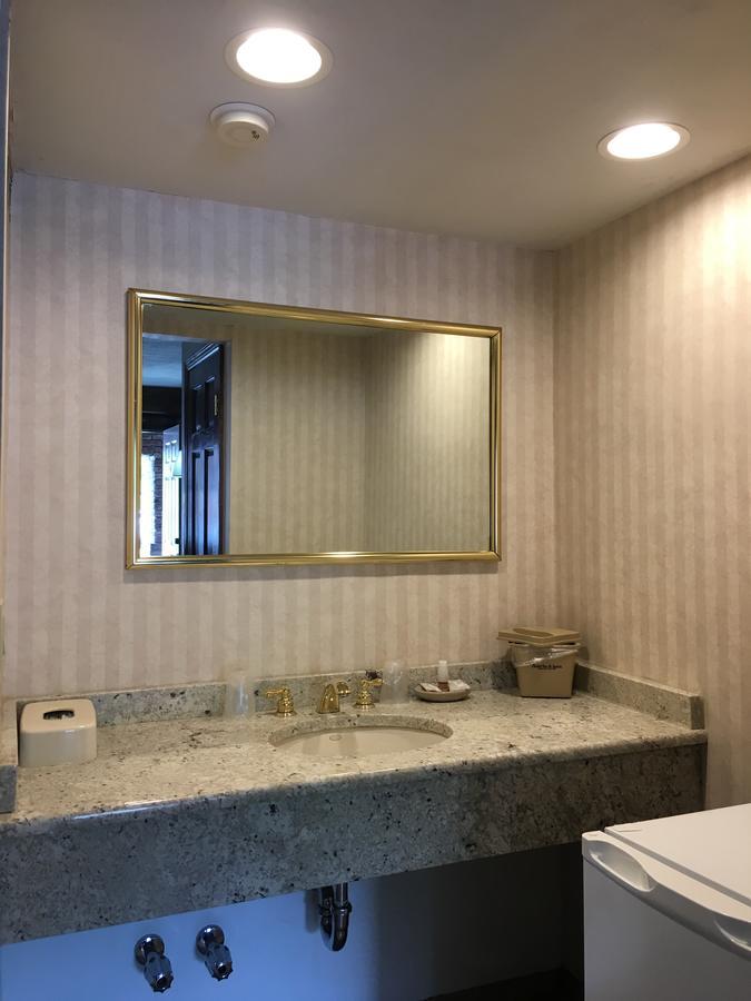 Chalet Inn & Suites Centerport Zewnętrze zdjęcie